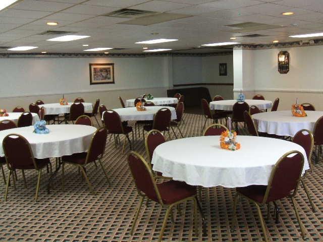 A Victory Inn & Suites - Muskegon Restaurace fotografie